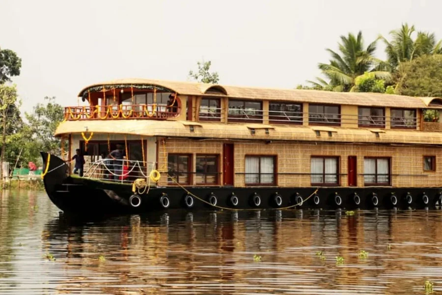 4 bedroomhouseboat-alappuza