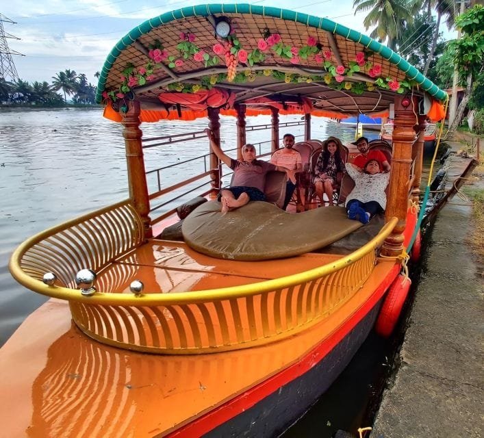 Family shikara ride in Alleppey backwaters