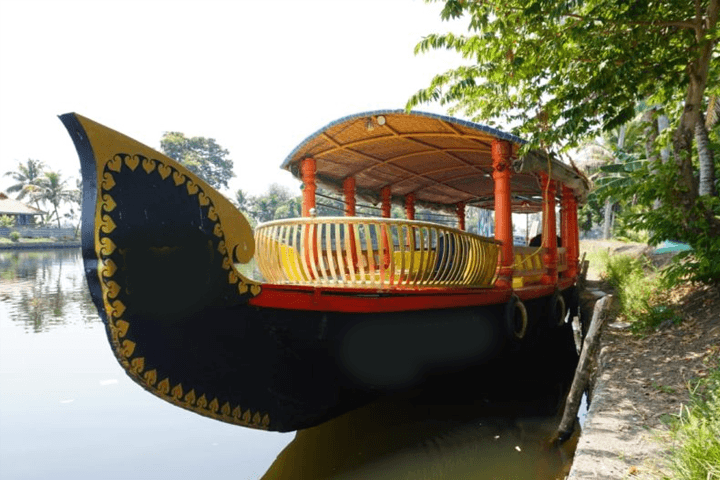 Sunset cruise on a Shikara boat in Alleppey.