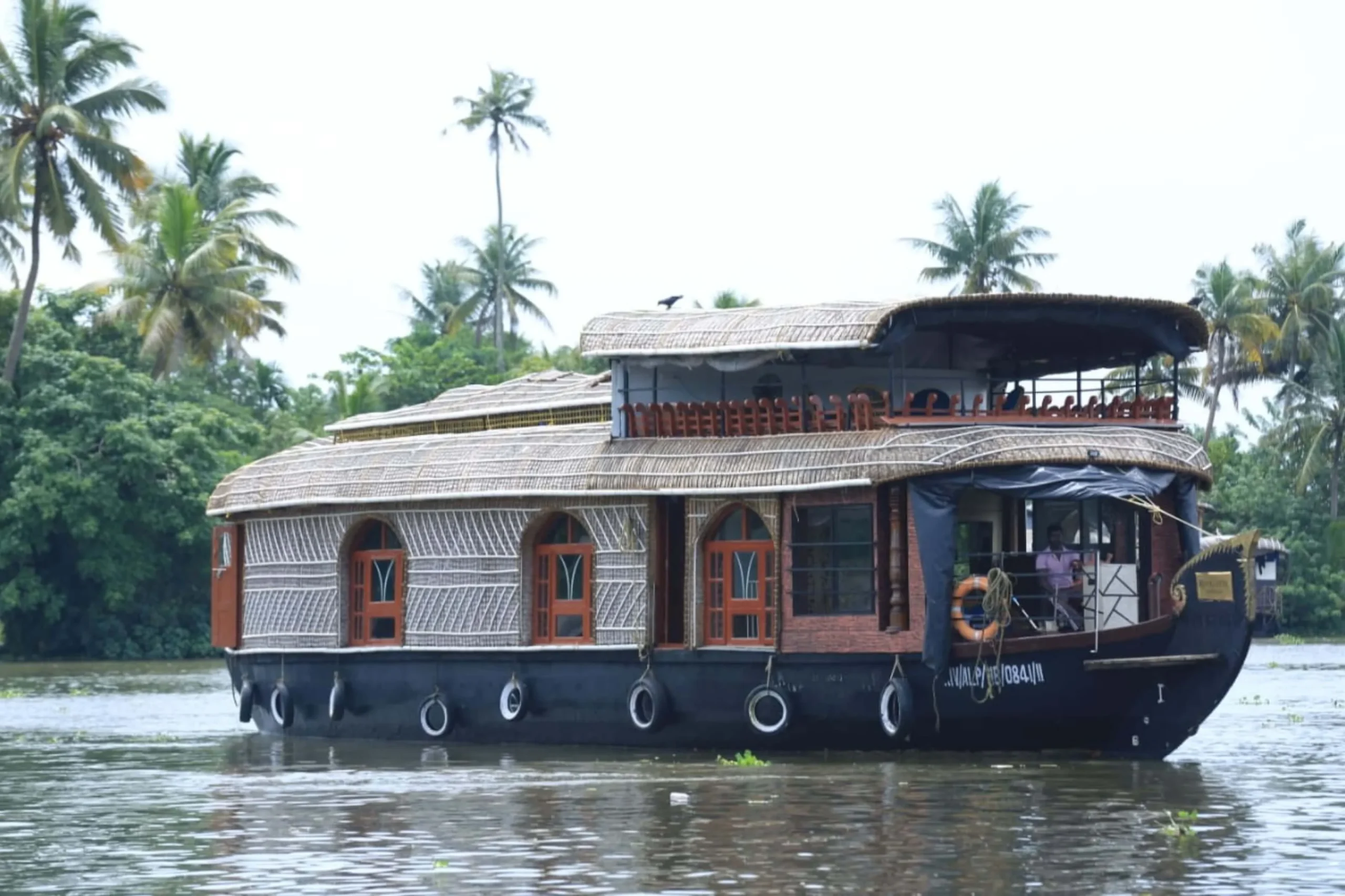 2 Bedroom Premium Houseboat