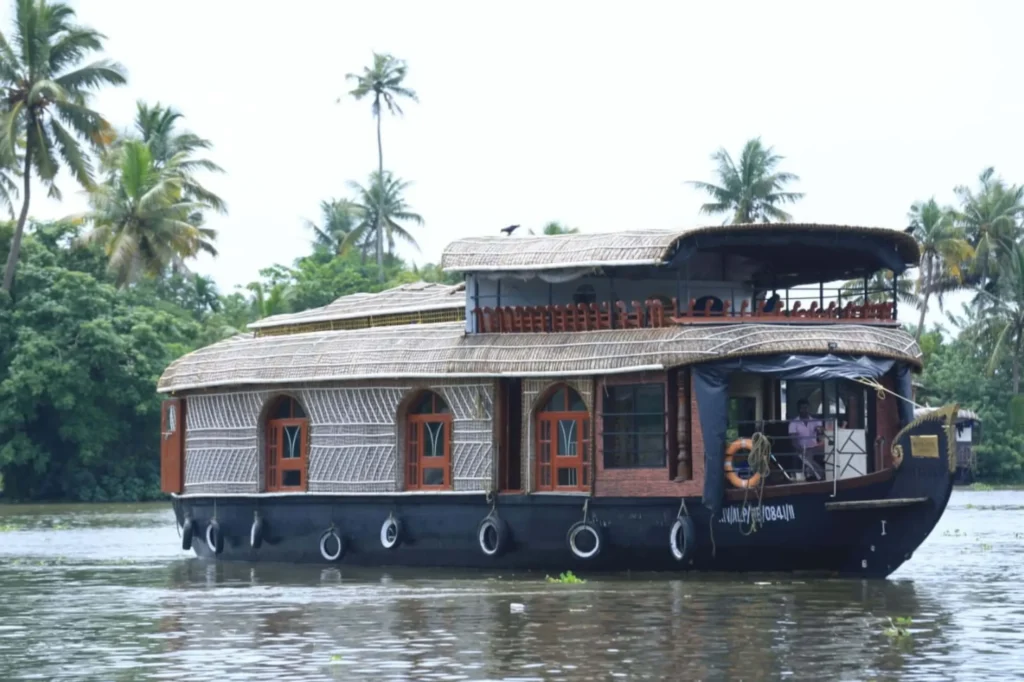 2 Bedroom Houseboats in Alleppey