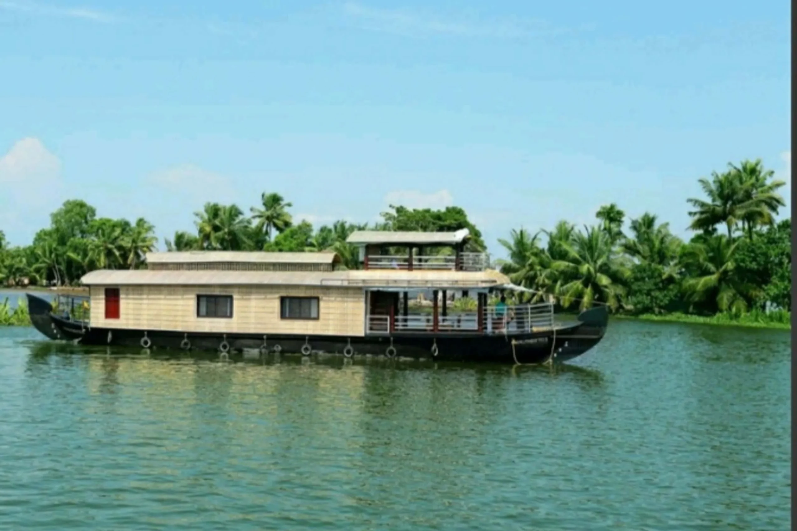 2 Bedroom Deluxe Houseboat