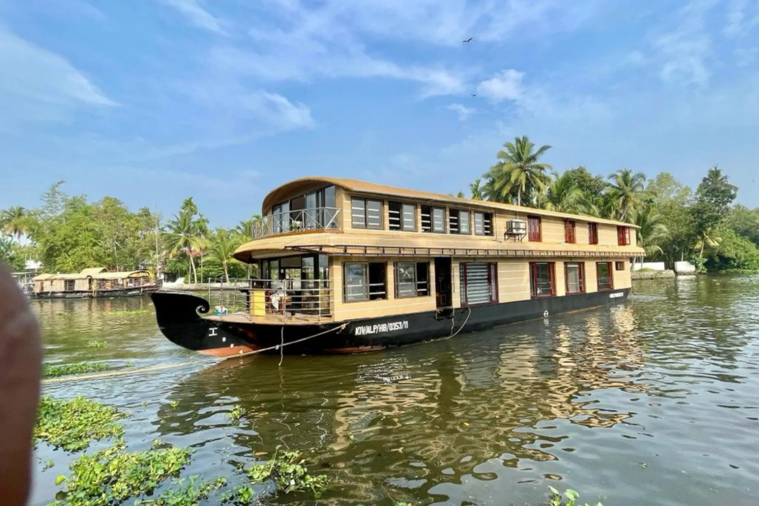 8 Bedroom Premium Houseboat