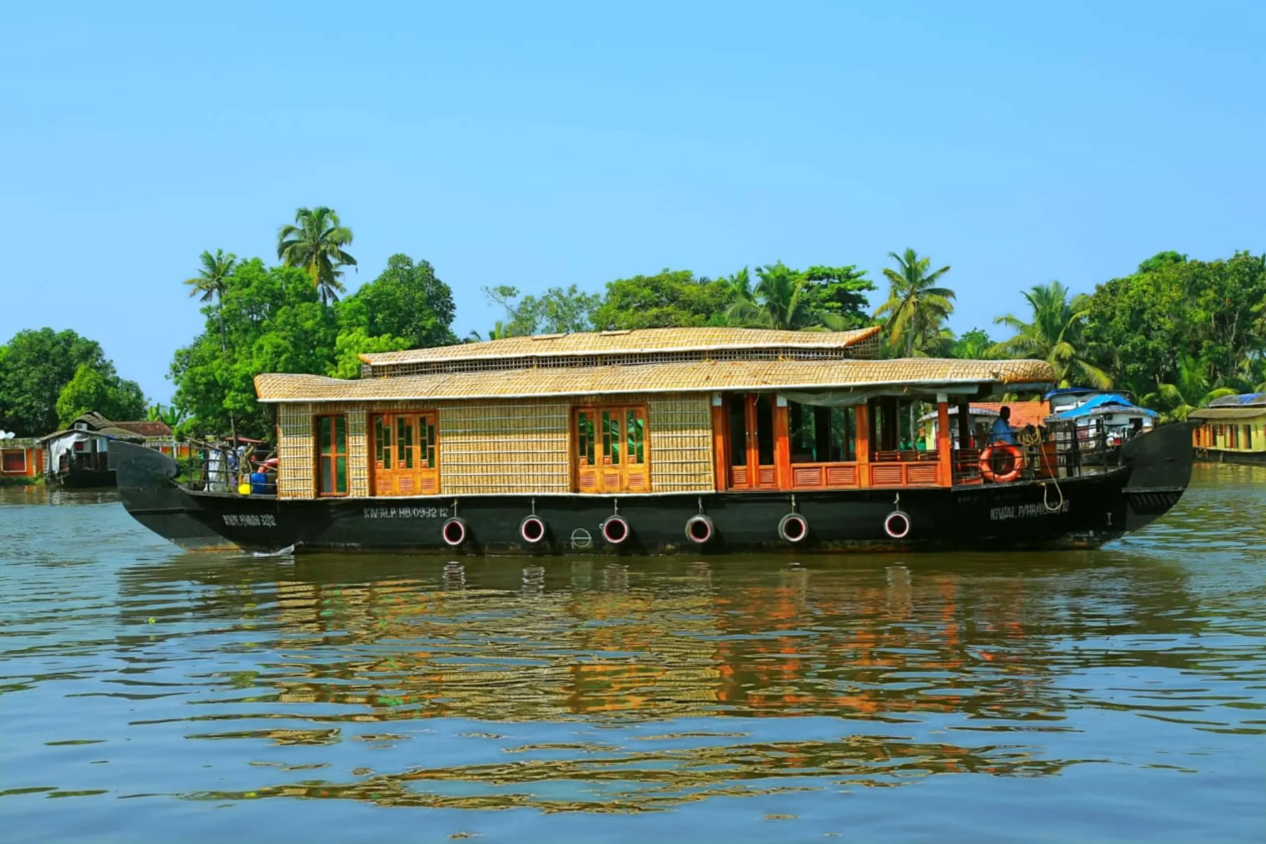 1 Bedroom Premium Houseboat