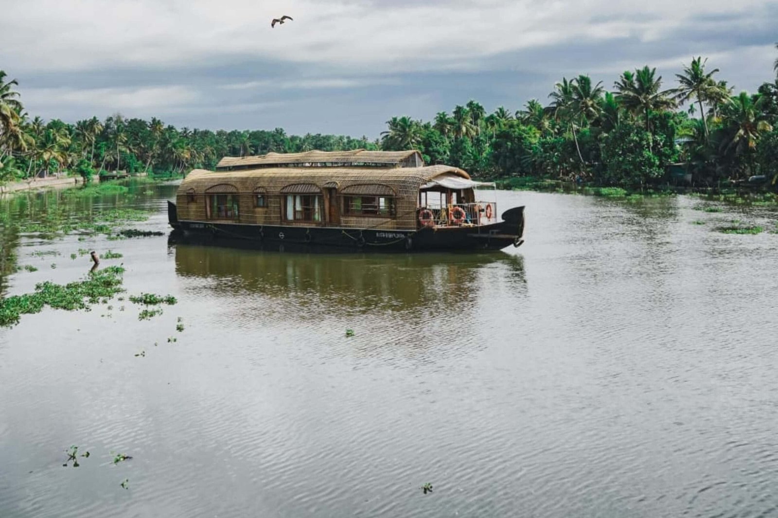 2 Bedroom Premium Houseboat