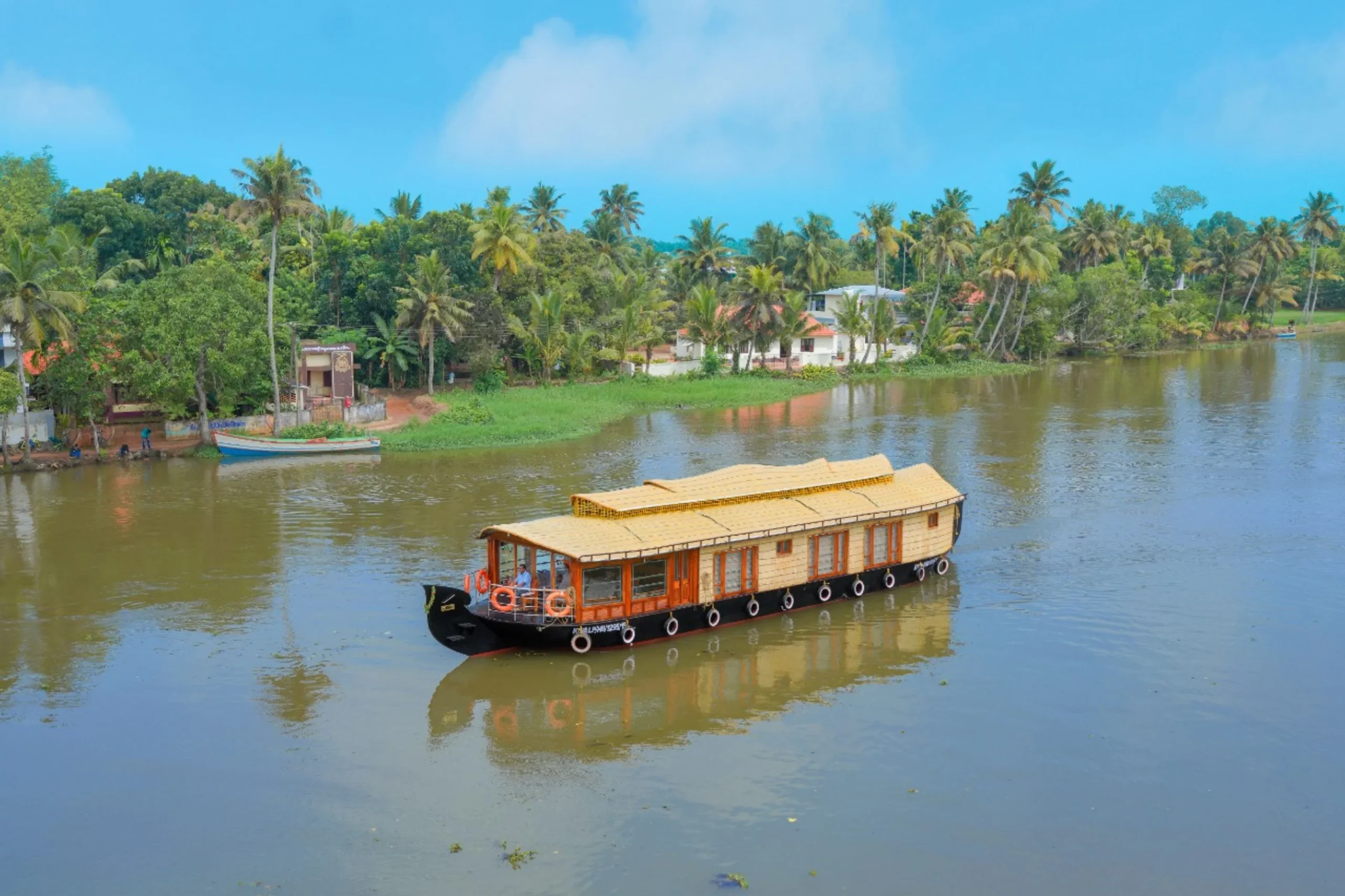 3 Bedroom Premium Houseboat