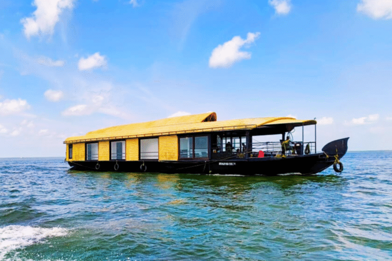 3 Bedroom Premium Houseboat