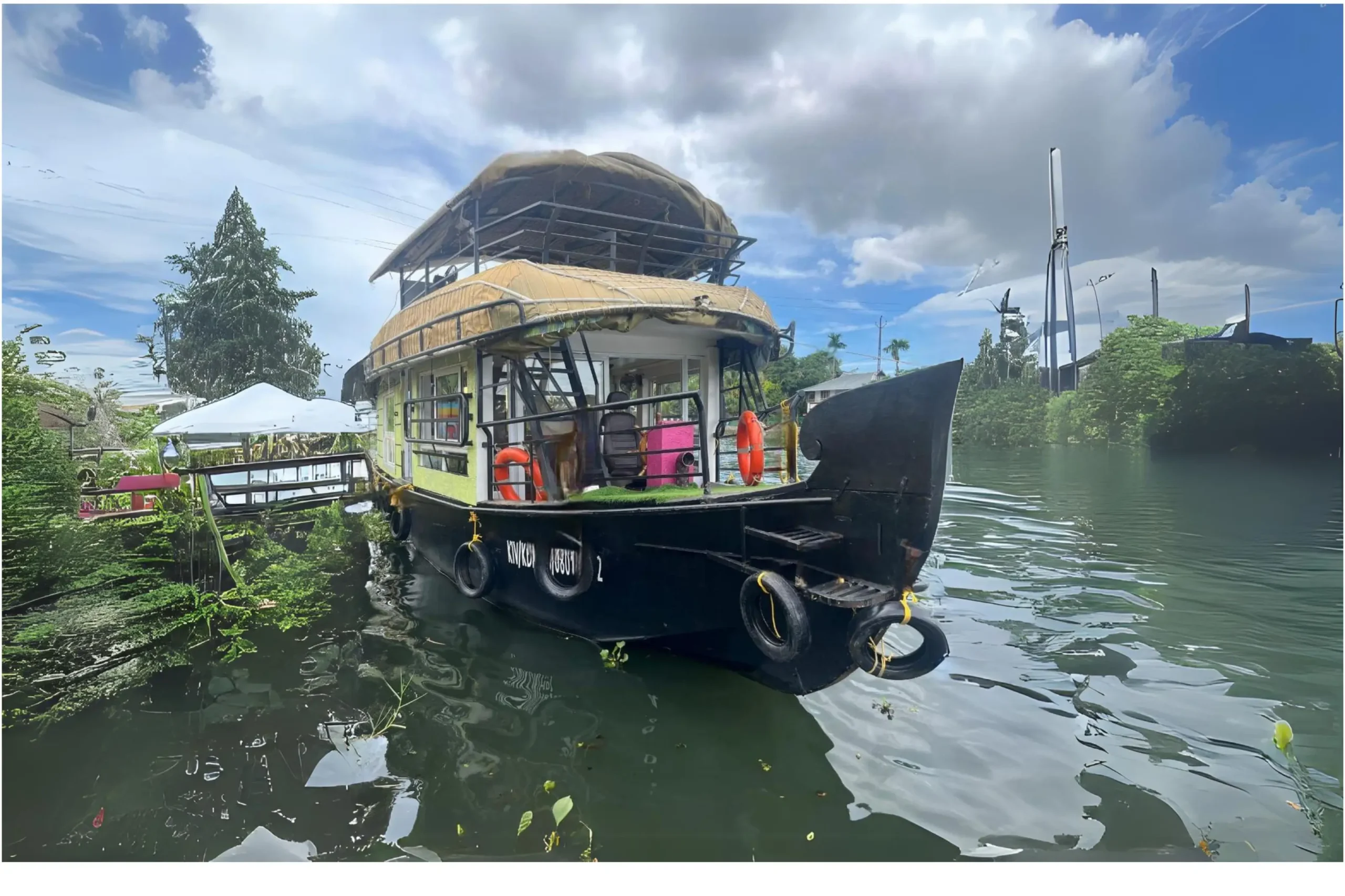 1 Bedroom Premium Houseboat