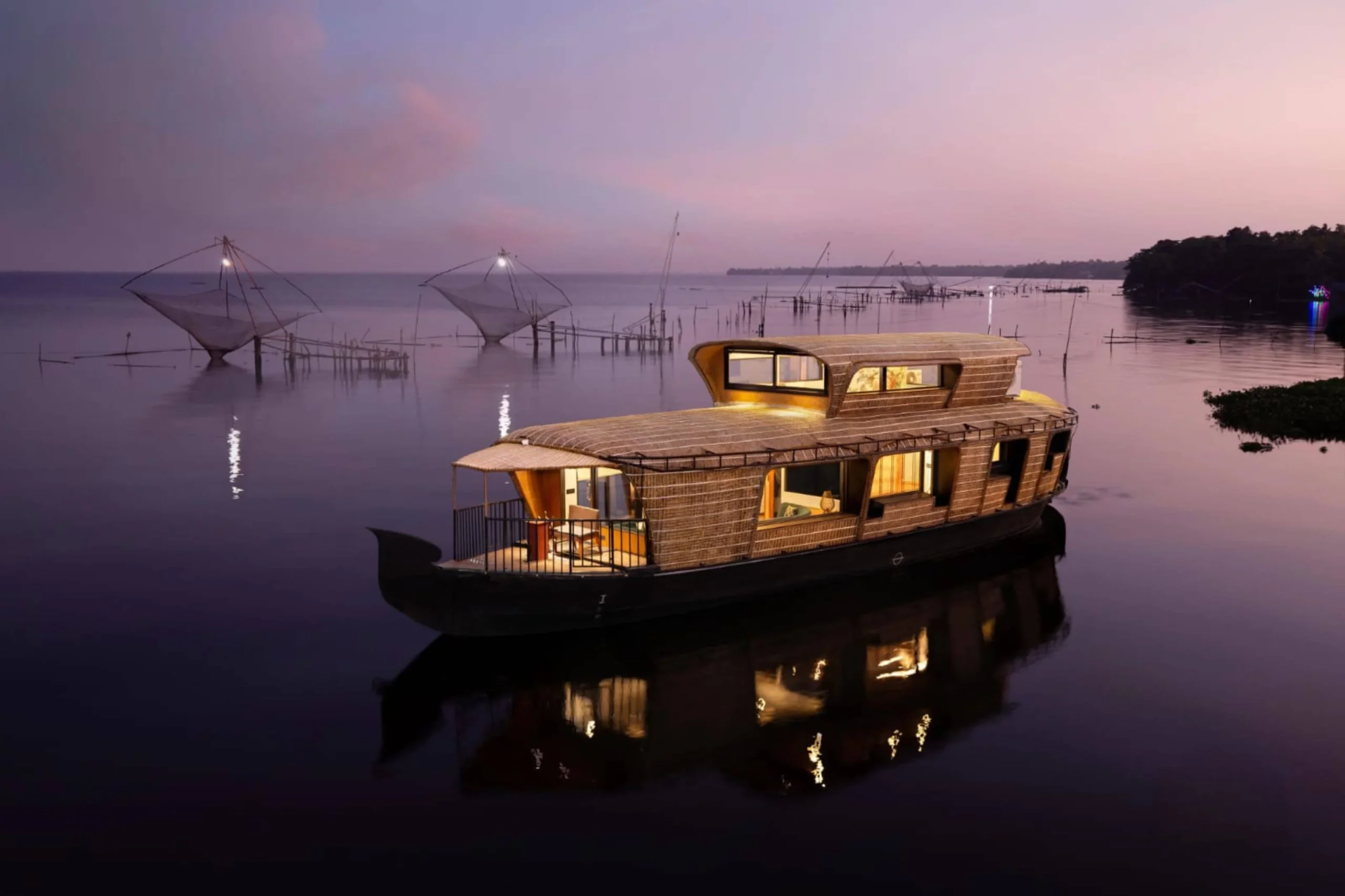 1 Bedroom Ultra Luxury Houseboat