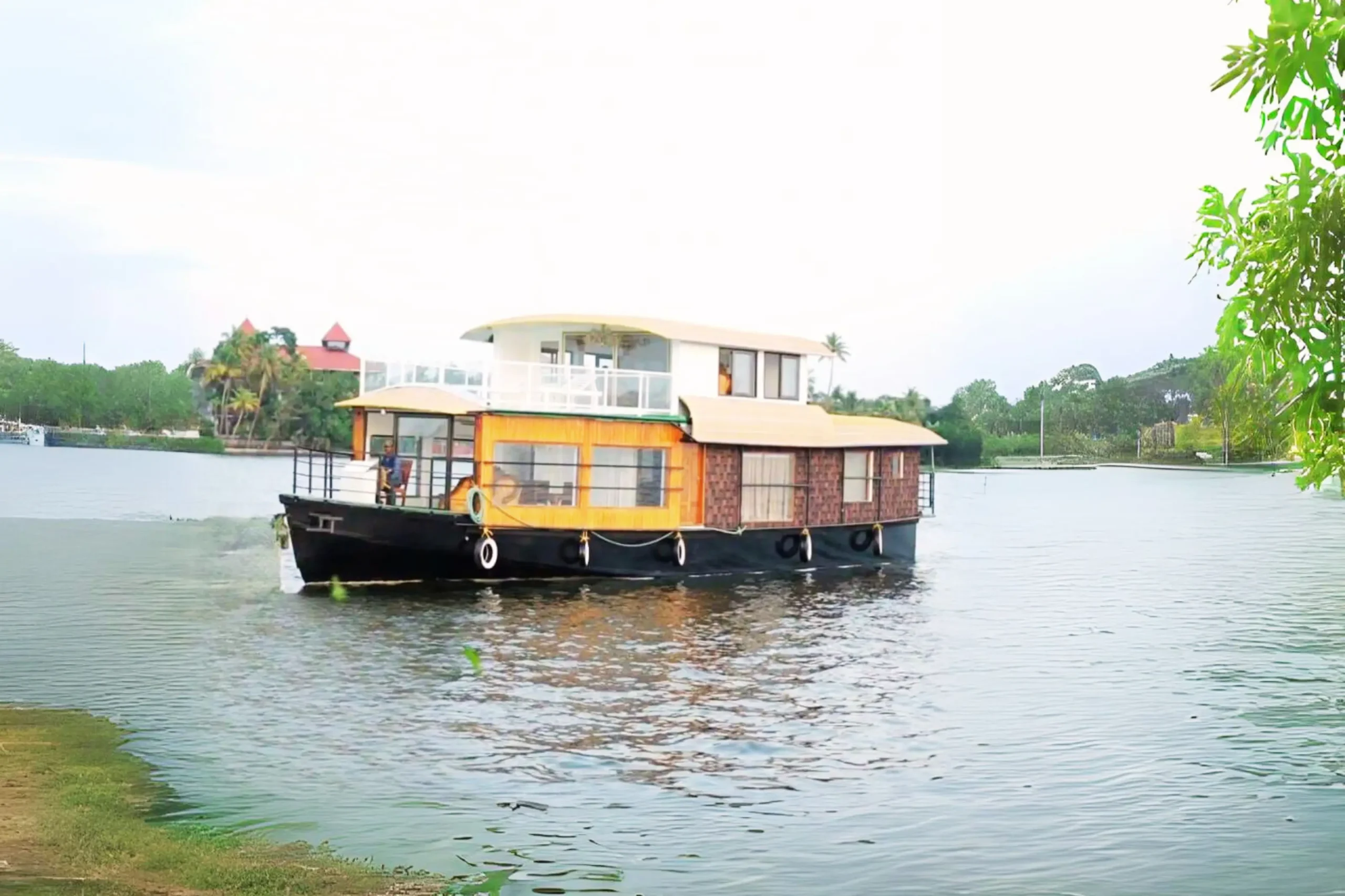 1 Bedroom Luxury Houseboat