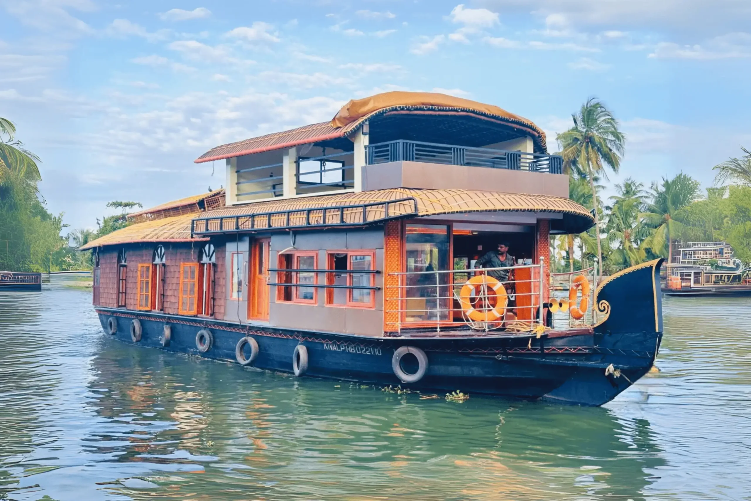 2 Bedroom Premium Houseboat