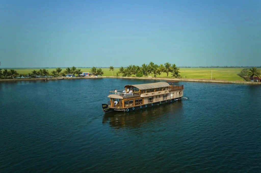 Most popular houseboat routes in Alleppey & Kumarakom