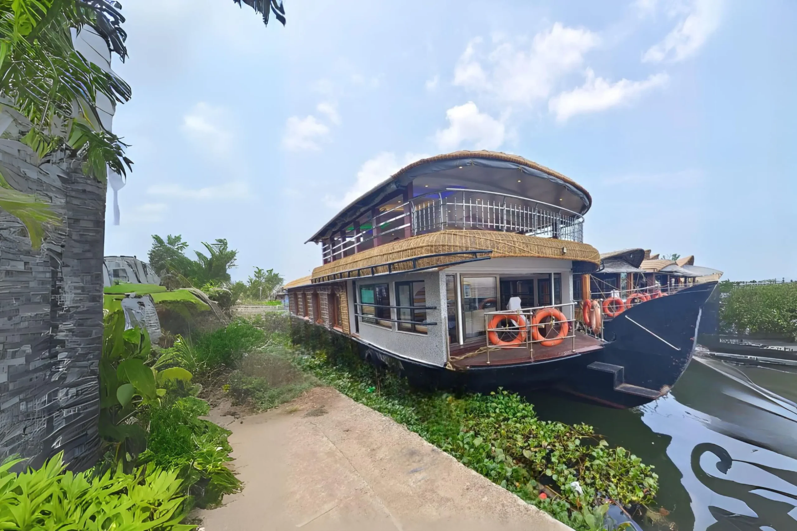 4 Bedroom Luxury Houseboat - Lake Queen Houseboats