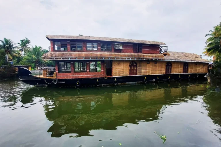 4Bedroom-Premium-Houseboat