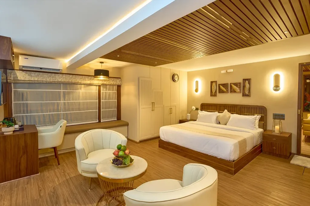 2 Bedroom Ultra Luxury Houseboat In Alleppey