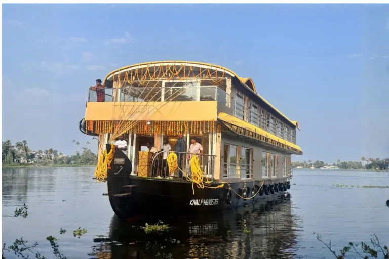 7 Bedroom Ultra Luxury boat