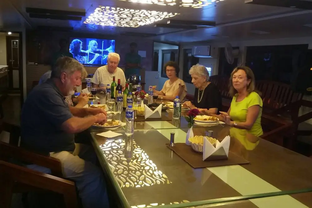Party on a houseboat in Alleppey