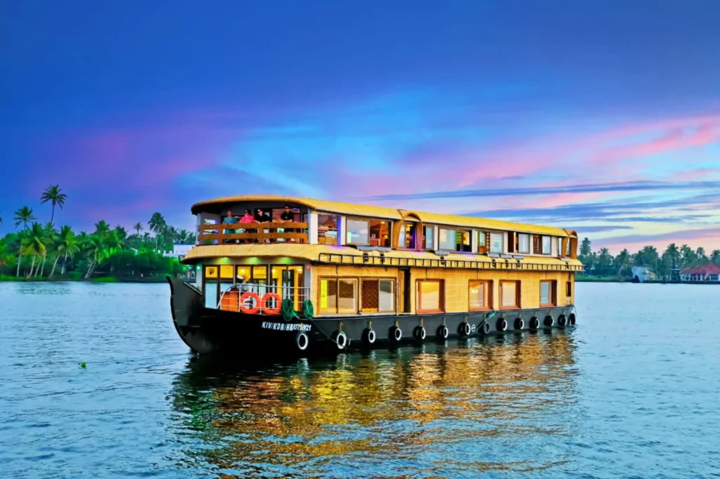 Upper deck Houseboats in Alleppey for family