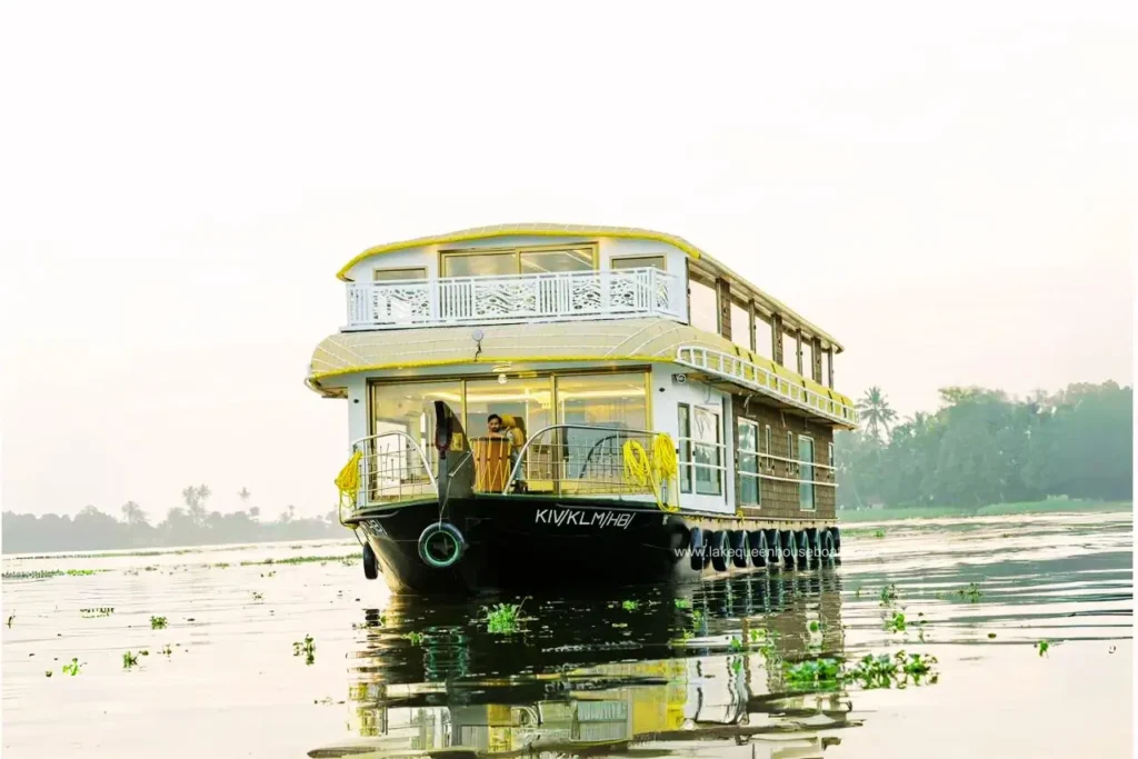 Alleppey Houseboat Honeymoon Holiday Packeges