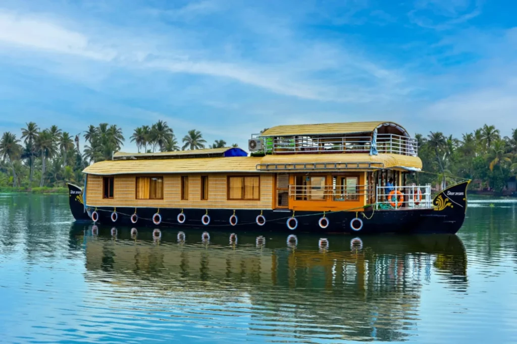 Top-Rated Premium Houseboats in Alleppey Kerala for 2025-Alleppy Houseboat Day Cruise