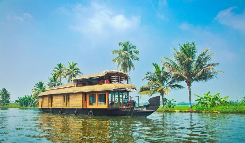 Top-Rated Premium Houseboats in Alleppey Kerala for 2025