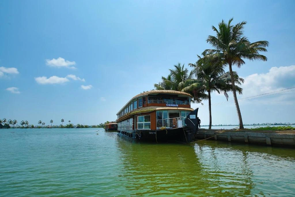 Top-Rated Premium Houseboats in Alleppey Kerala for 2025