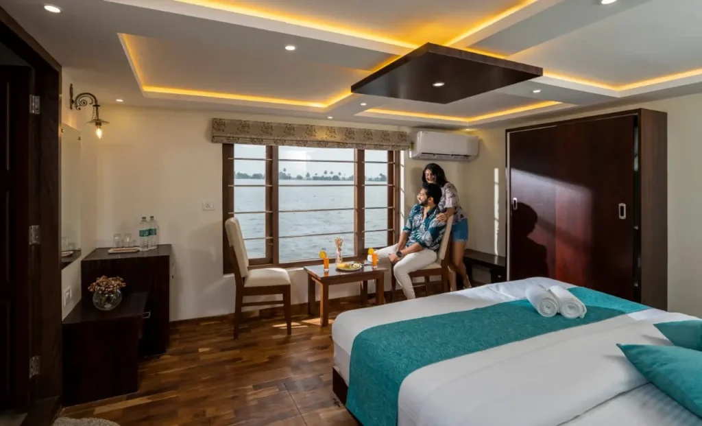 Private Luxury Houseboat in Alleppey