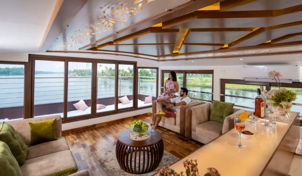 Private Luxury Houseboat in Alleppey