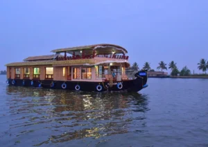 Alleppey houseboat trip in monsoon