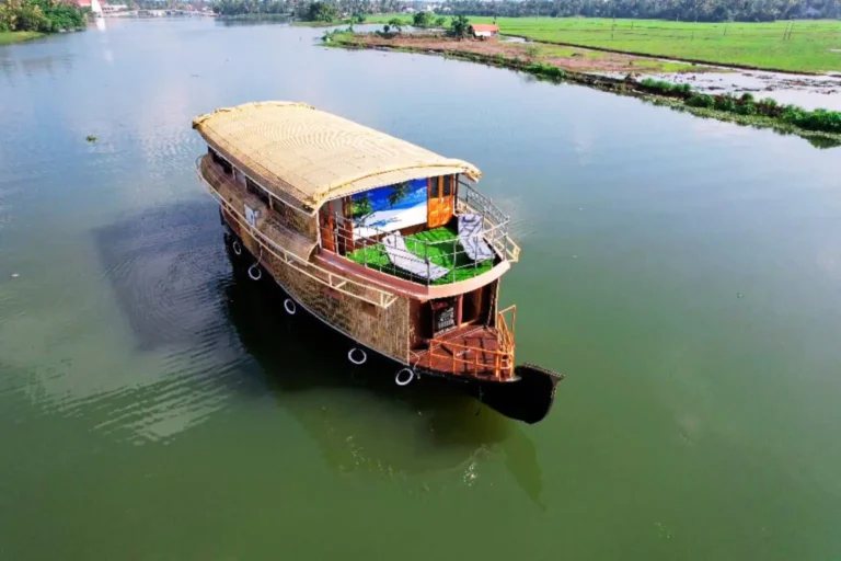 2 Bedroom Premium Houseboat