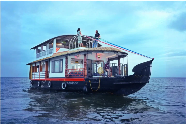 1 Bedroom Premium Houseboat Kumarakom