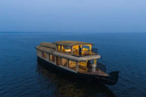 1 Bedroom Luxury Houseboat with Jacuzzi in Alleppey