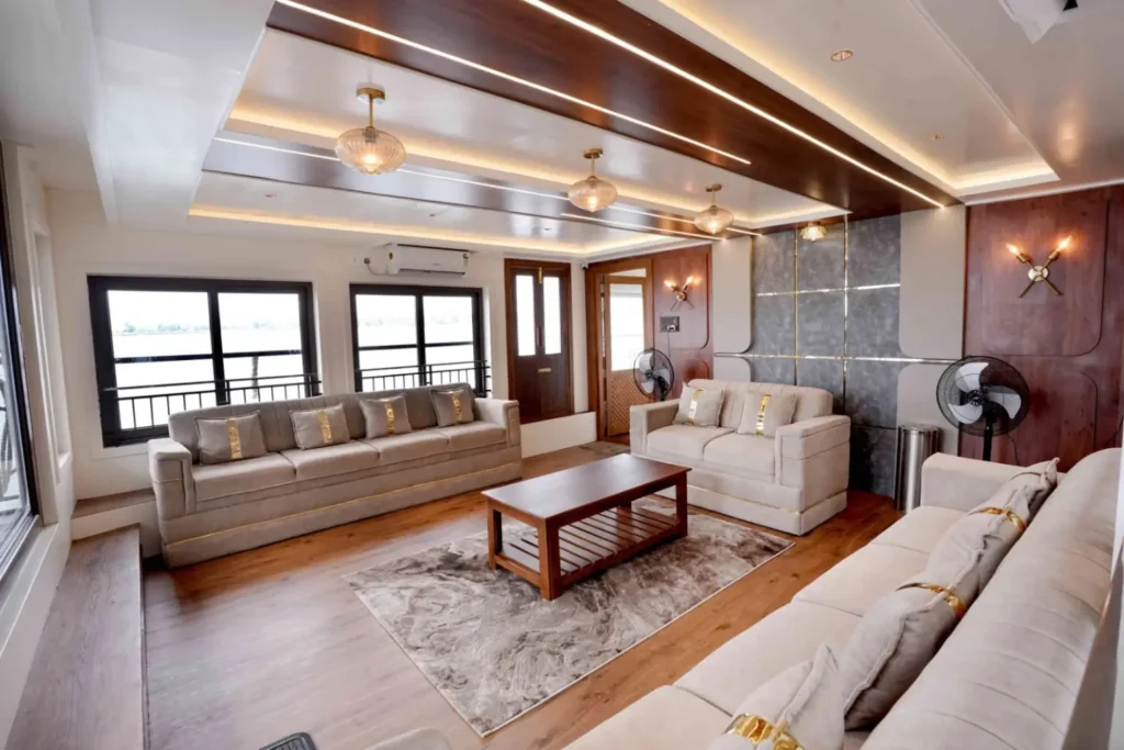 7 Bedroom Luxury Houseboat in alleppey